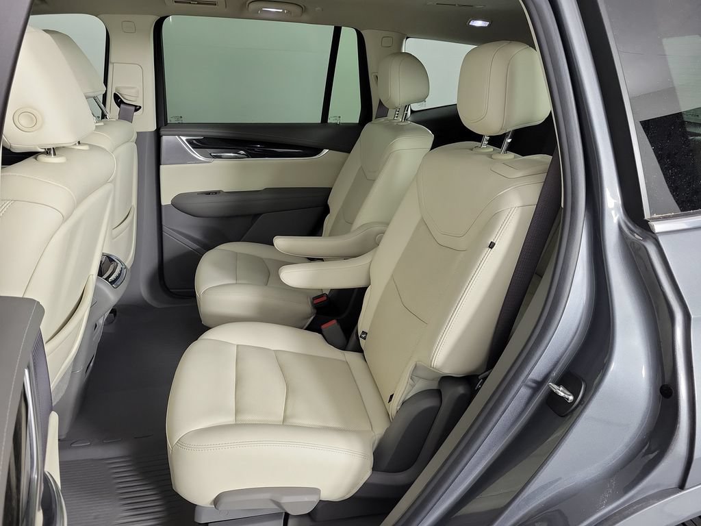 Used 2021 Cadillac XT6 Premium Luxury FWD image 12