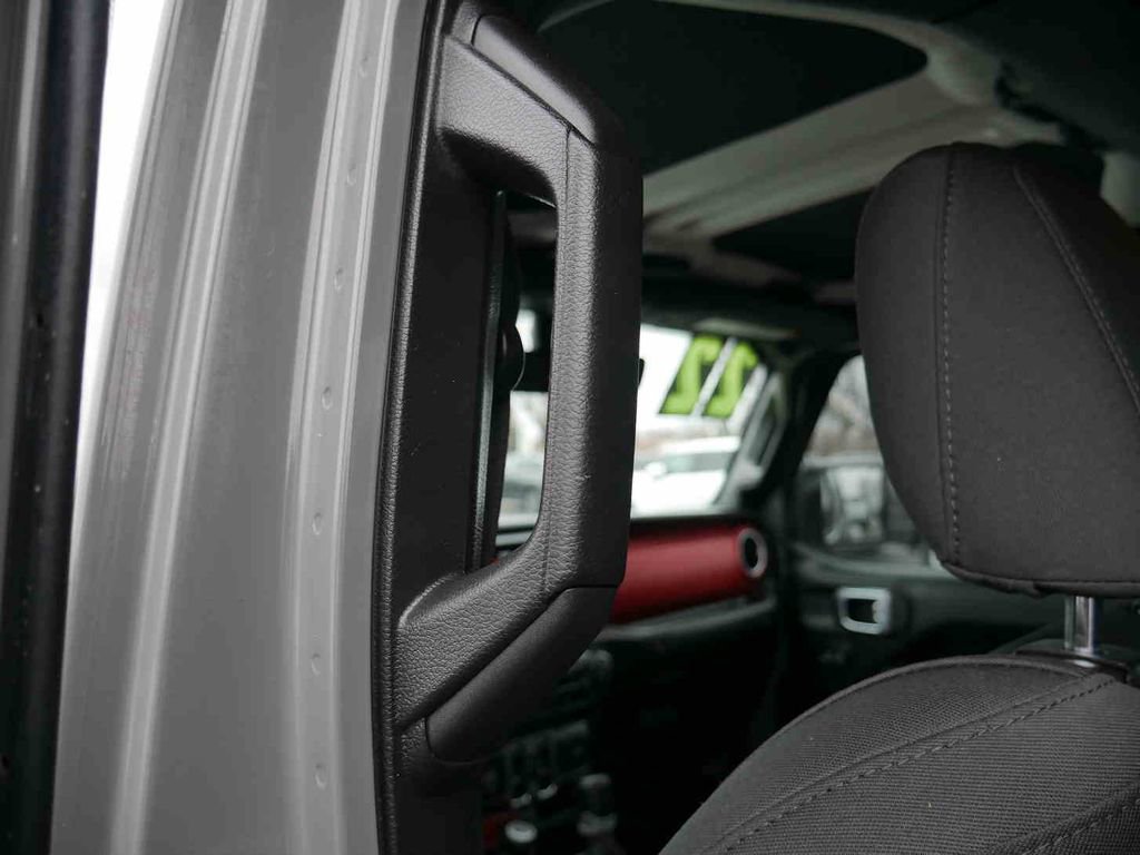 Certified 2022 Jeep Gladiator Rubicon w/ Trailer Tow Package image 18