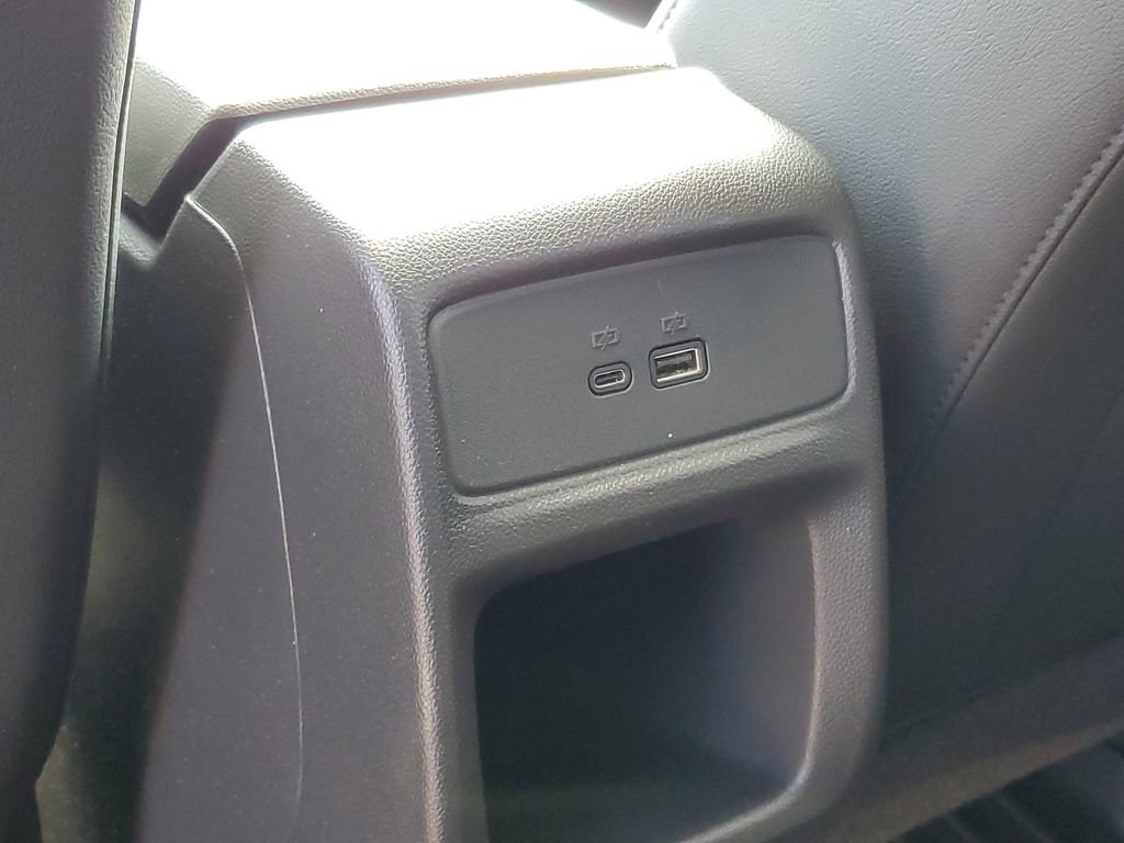 Used 2024 Chevrolet Trax RS w/ Sunroof Package FWD image 31