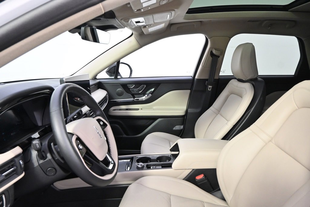 New 2025 Lincoln Corsair Reserve w/ Jet Appearance Package image 13