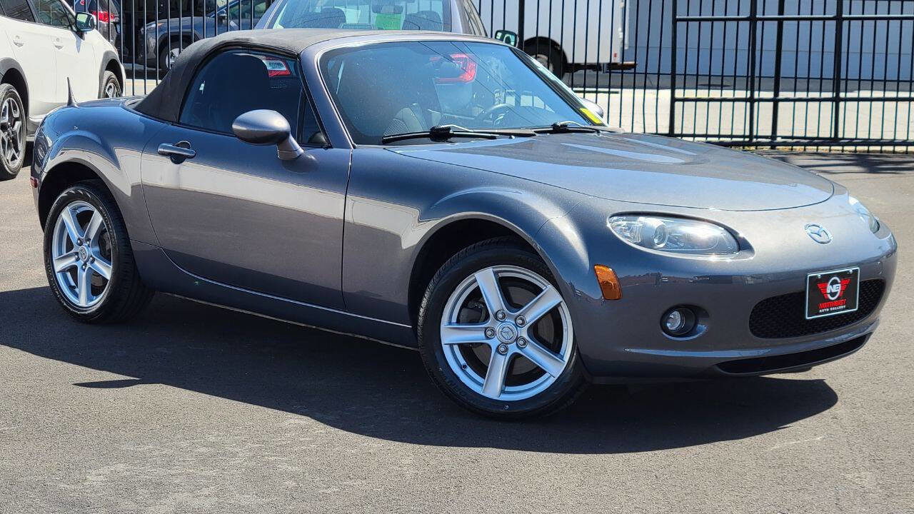 Used 2006 MAZDA MX-5 Miata Touring RWD image 7