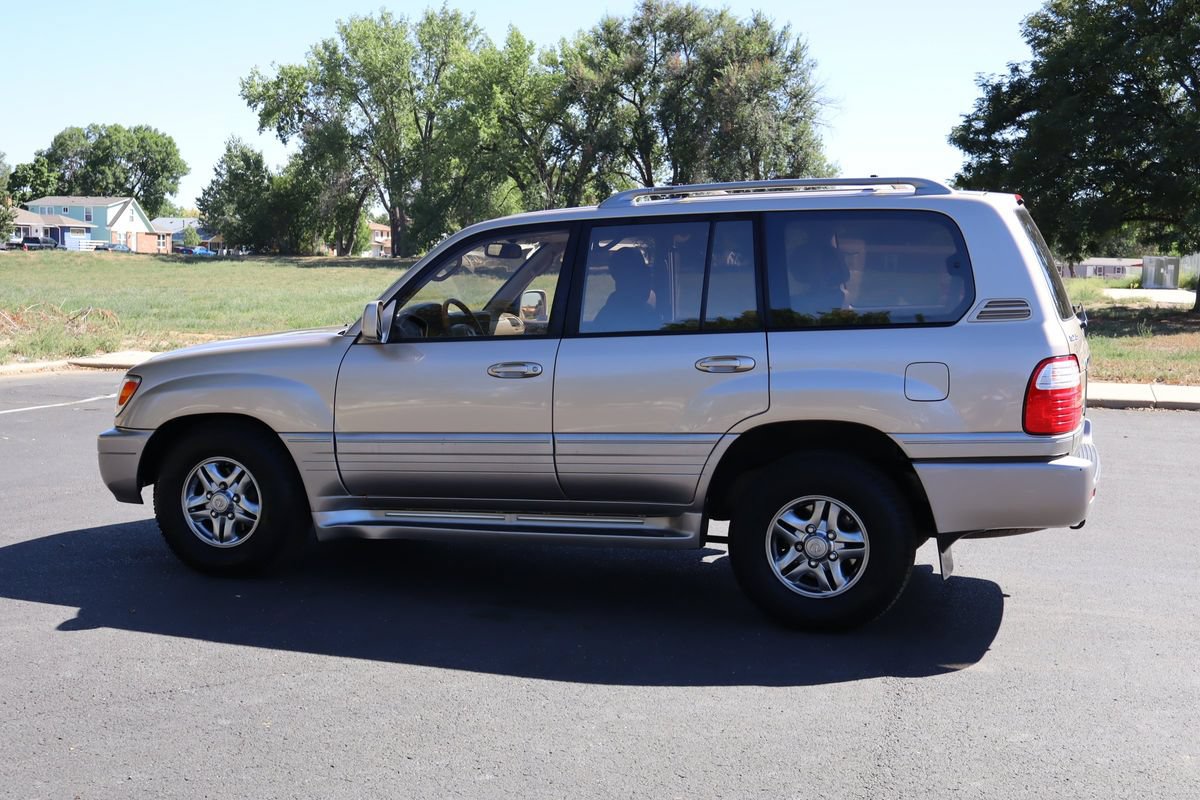 Used 2001 Lexus LX 470 4WD image 9