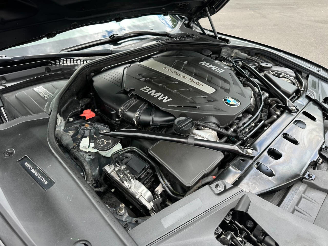 Used 2013 BMW 750Li xDrive image 24