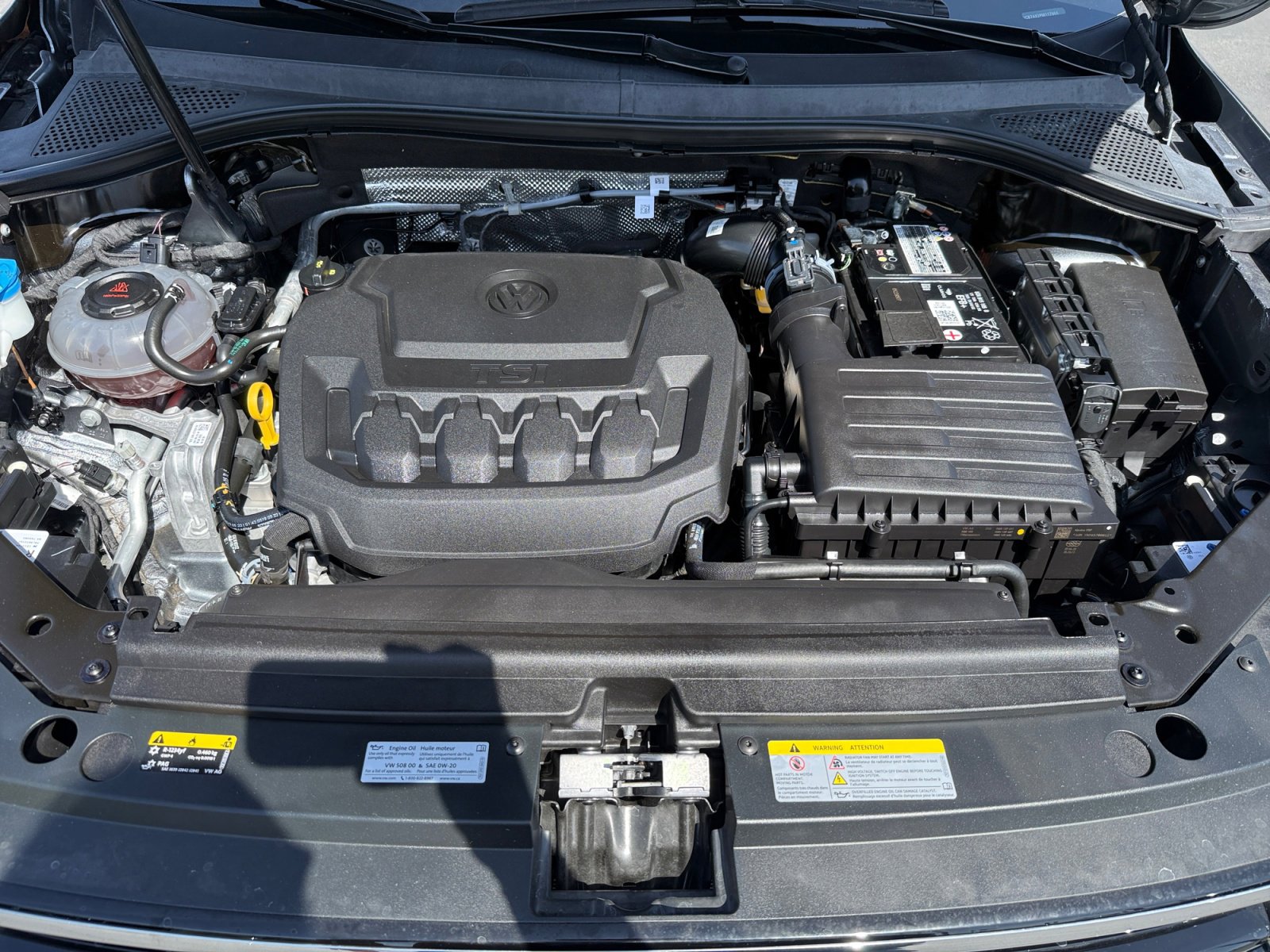 Certified 2023 Volkswagen Tiguan SE R-Line FWD image 20