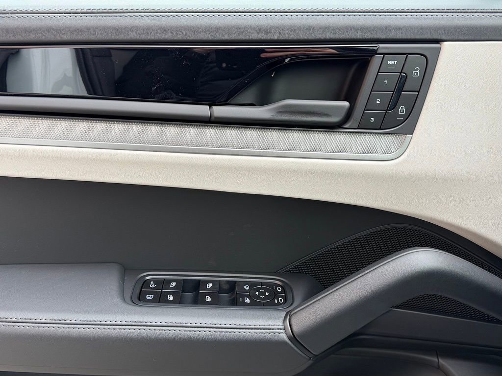 New 2026 Porsche Cayenne S image 16