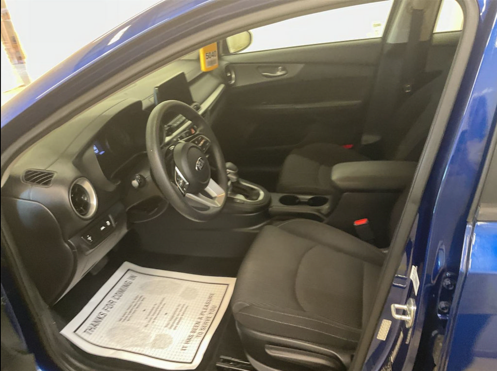 Used 2021 Kia Forte LXS FWD image 7