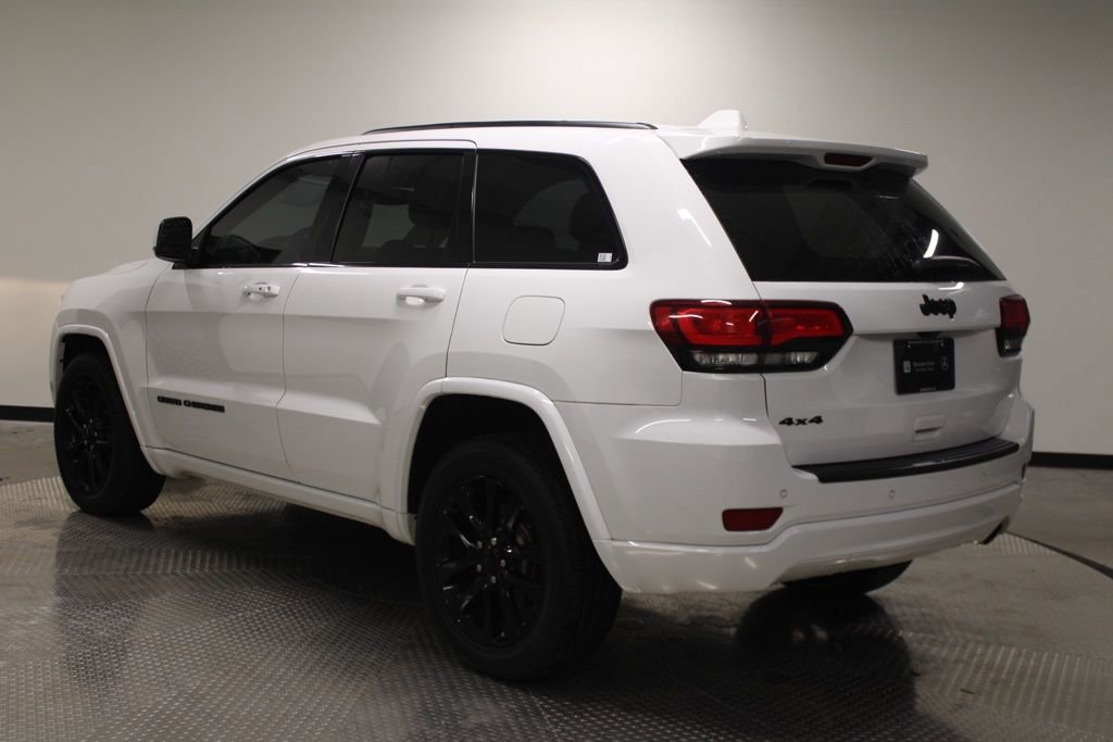Used 2019 Jeep Grand Cherokee Altitude AWD/4WD image 3