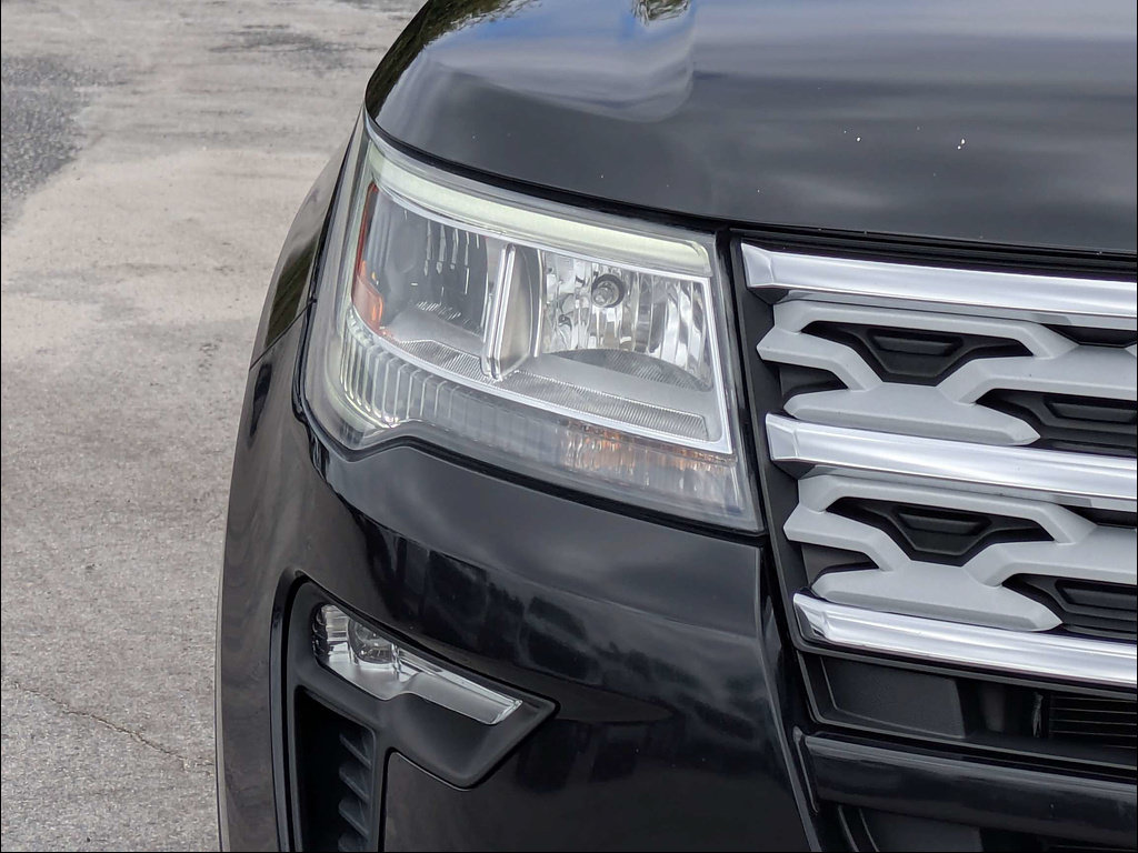 Used 2019 Ford Explorer XLT w/ Equipment Group 202A FWD image 13