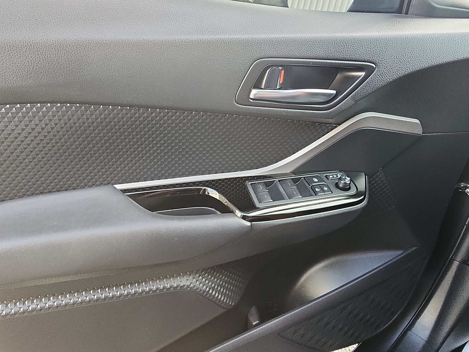 Used 2022 Toyota C-HR Nightshade FWD image 18