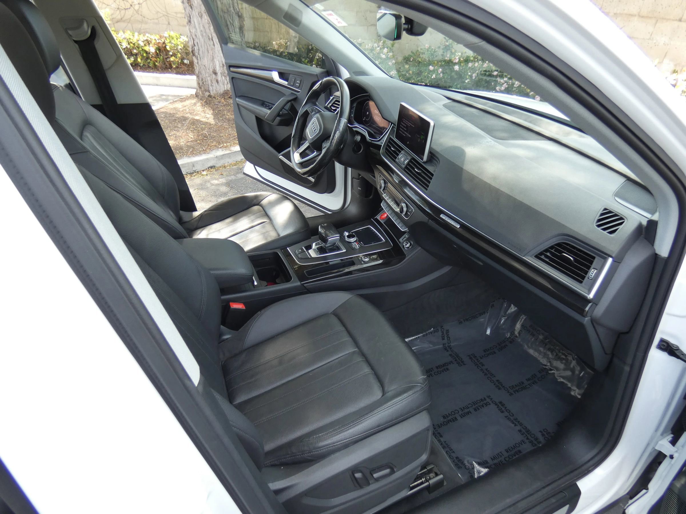 Used 2020 Audi Q5 e Premium Plus image 25