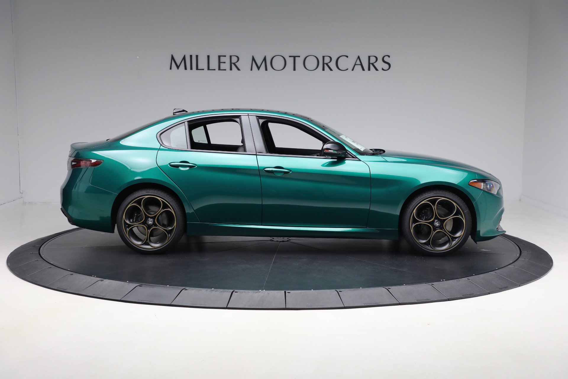 New 2025 Alfa Romeo Giulia AWD w/ Driving Assist Package image 8