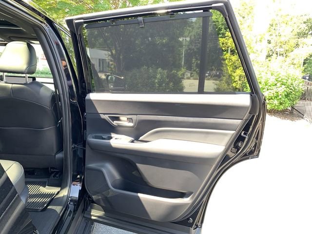Used 2024 Toyota Grand Highlander AWD Hybrid image 11