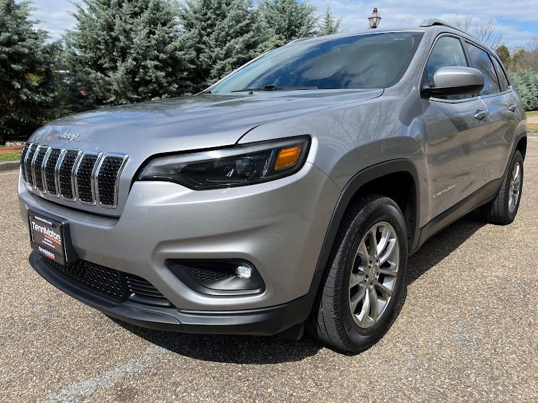 Used 2019 Jeep Cherokee Latitude Plus w/ Cold Weather Group image 28