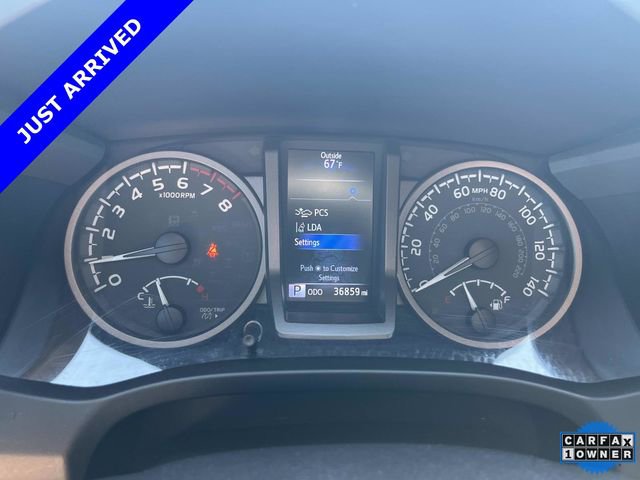 Used 2022 Toyota Tacoma TRD Off-Road AWD/4WD image 38