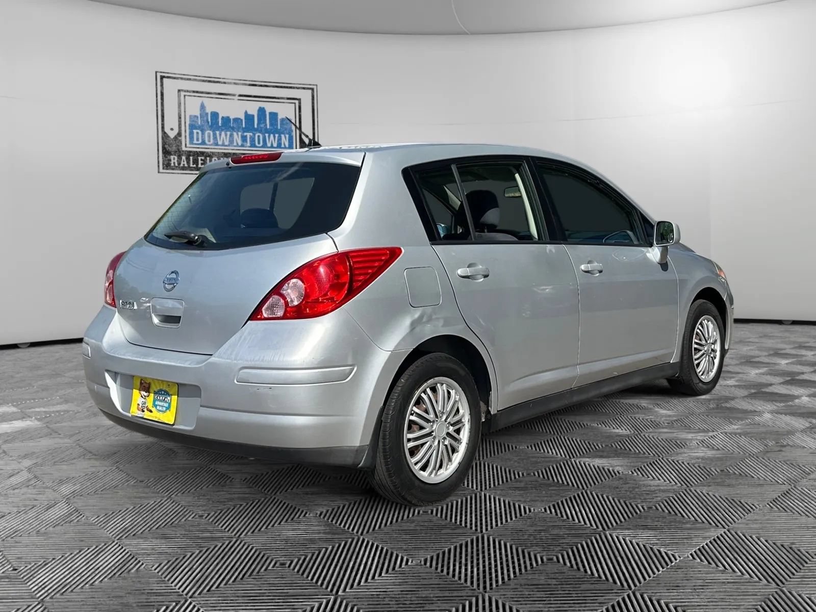 Used 2009 Nissan Versa 1.8 S w/ PWR Pkg FWD image 6