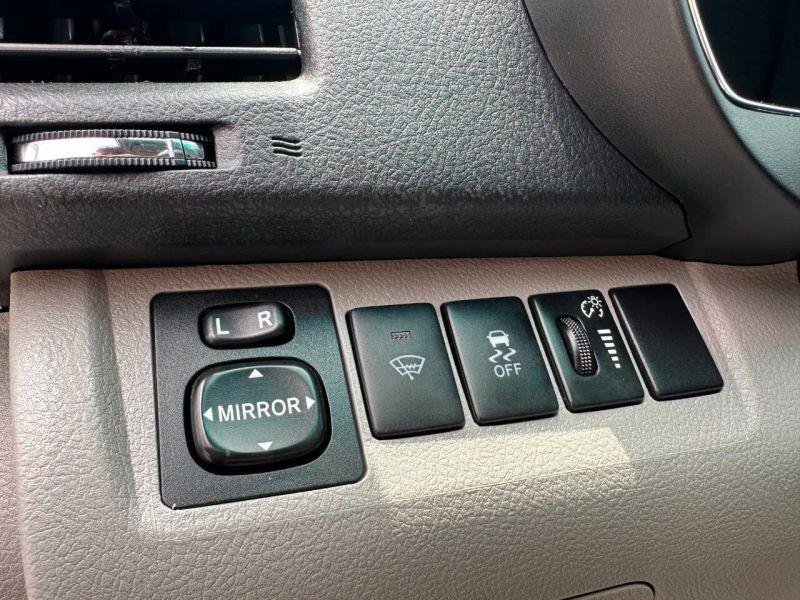 Used 2011 Toyota Highlander 2WD w/ Tech Pkg image 19