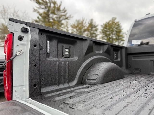 New 2026 Ford F250 Lariat w/ Black Appearance Package image 7