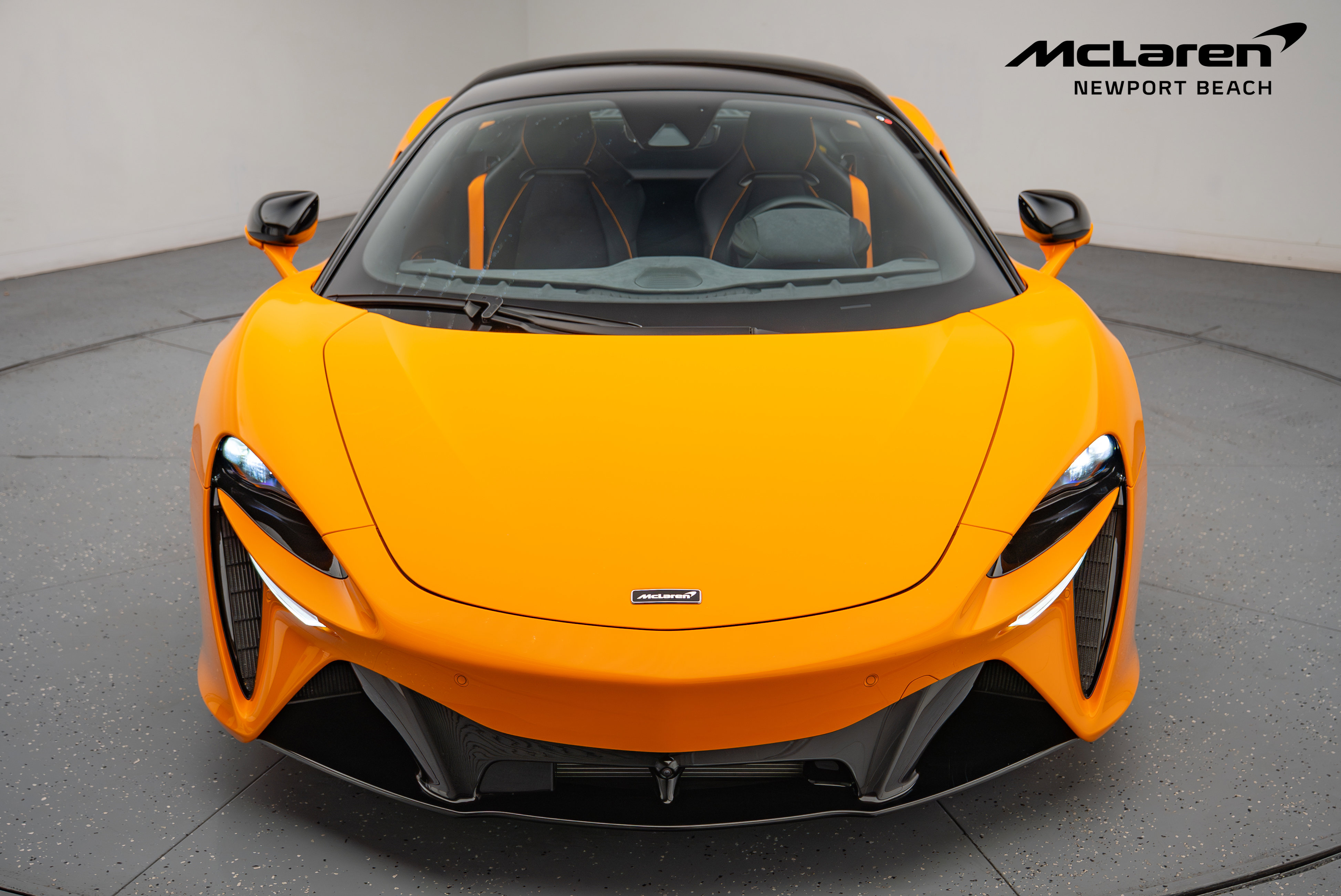 Used 2023 McLaren Artura image 8