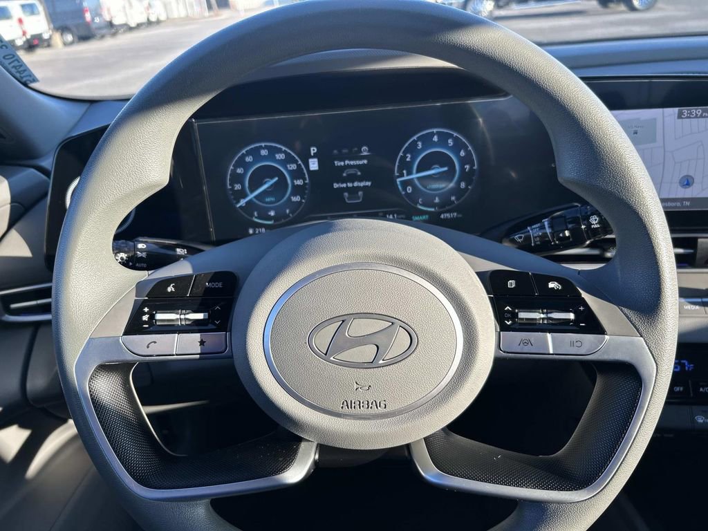 Used 2024 Hyundai Elantra SEL image 28