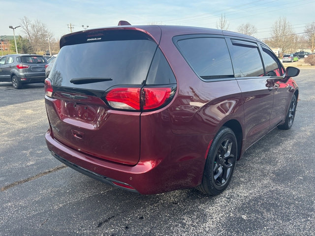 Used 2020 Chrysler Pacifica Touring w/ Advanced Safetytec Group image 6