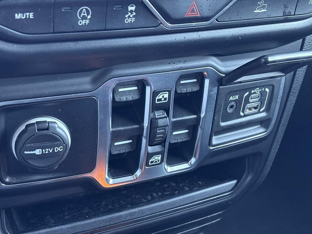 Used 2023 Jeep Gladiator Sport image 33