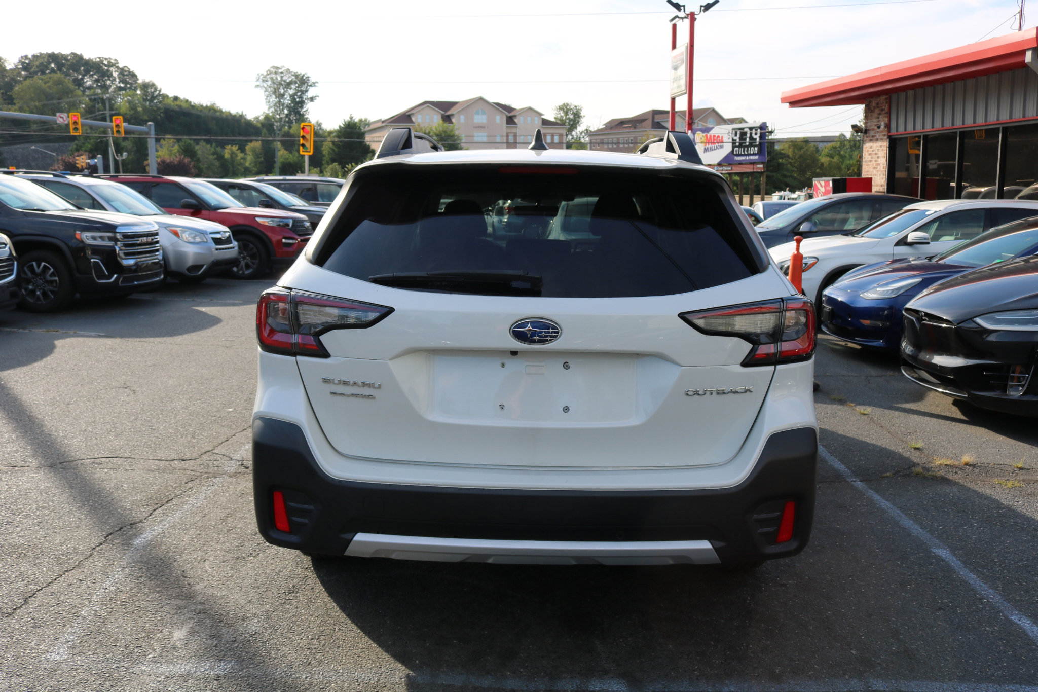 Used 2020 Subaru Outback Limited image 3