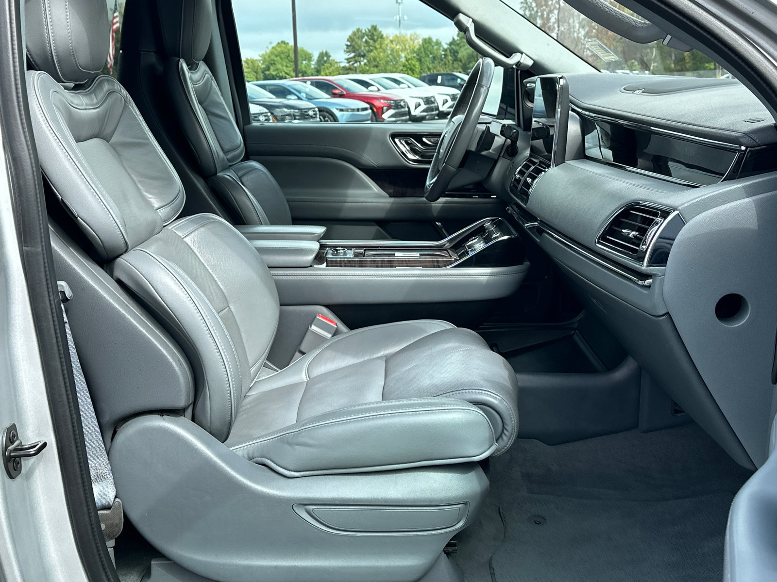 Used 2019 Lincoln Navigator Reserve AWD/4WD image 14