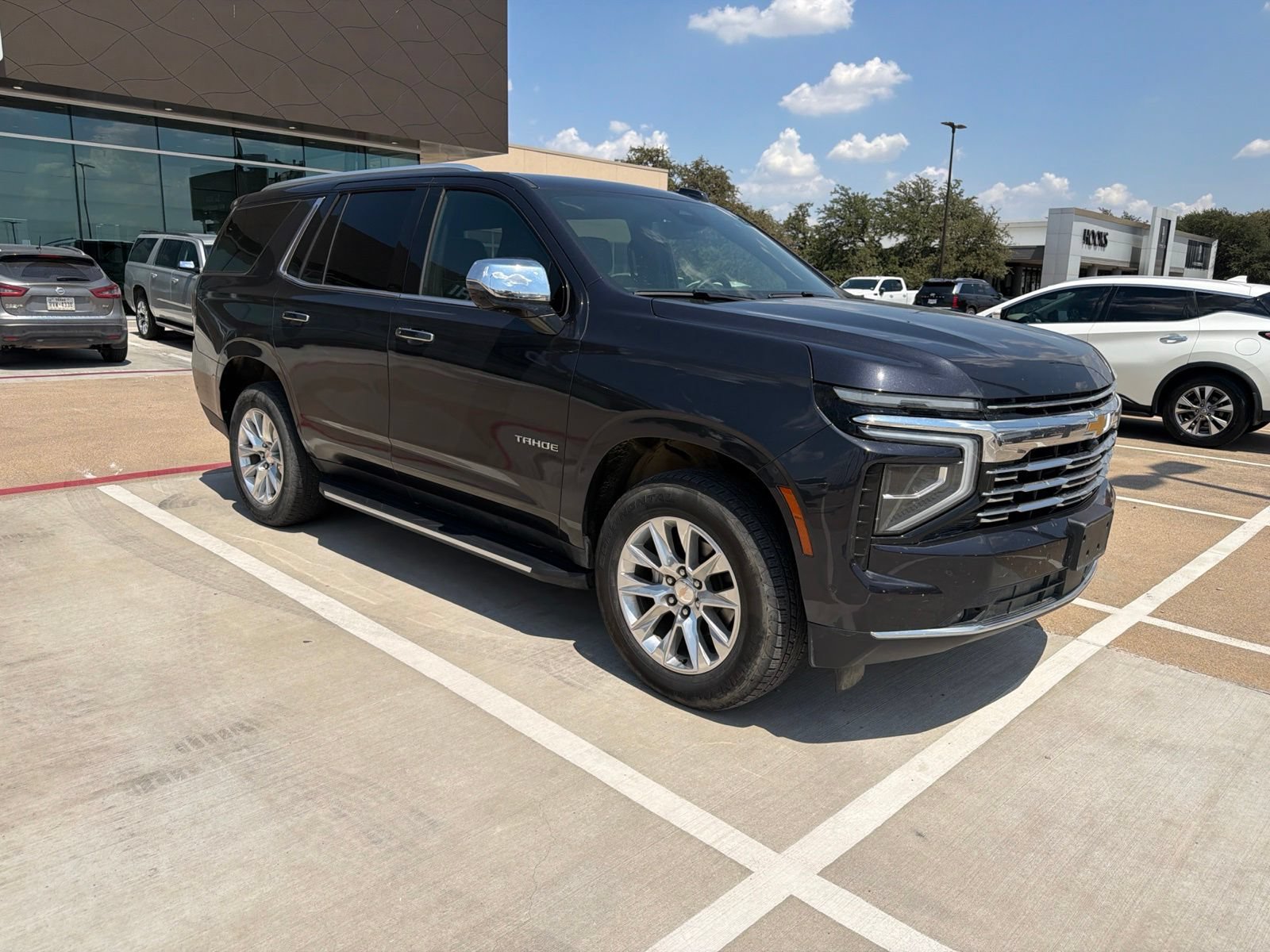 Used 2025 Chevrolet Tahoe Premier RWD image 3