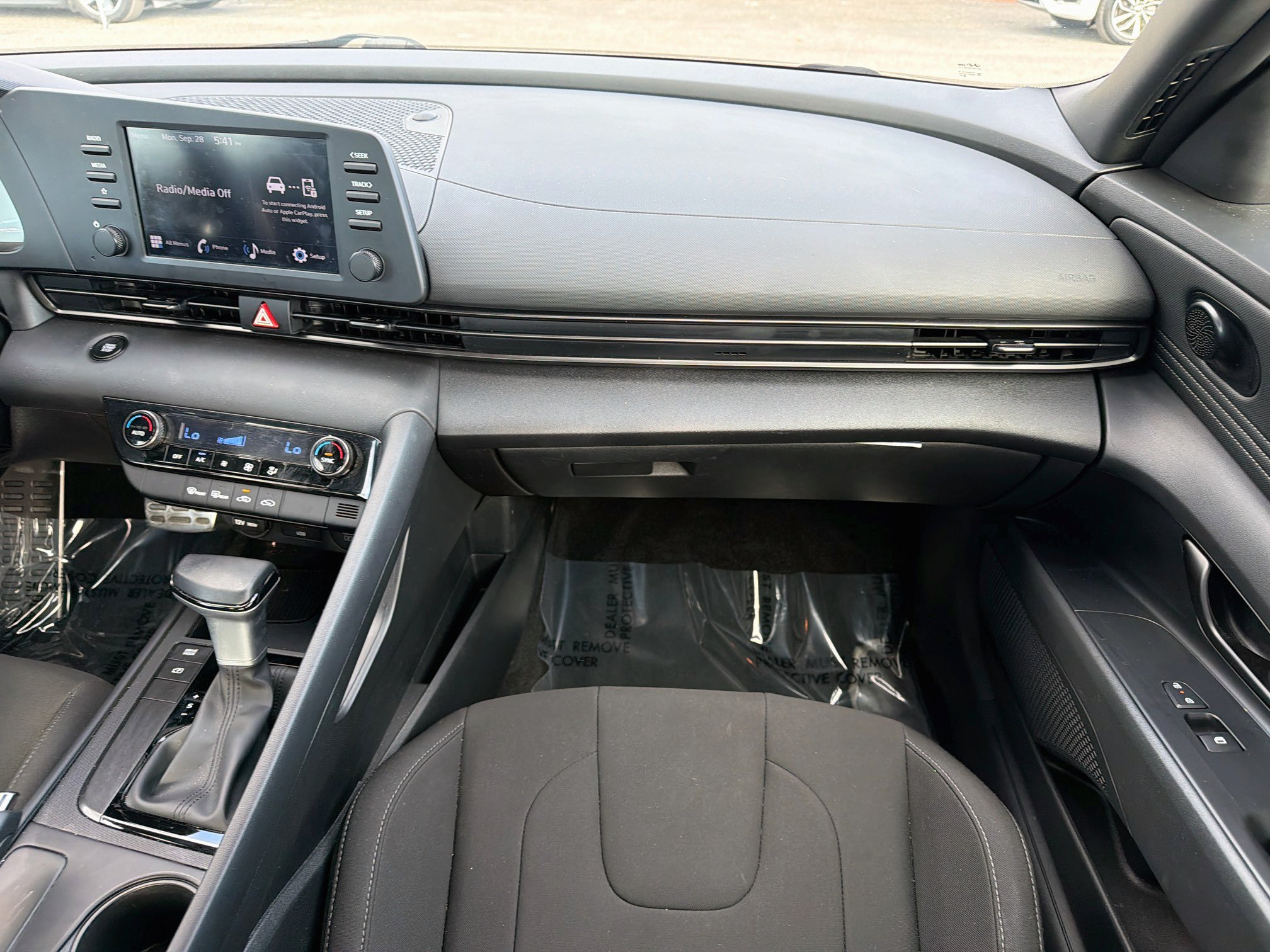 Used 2025 Hyundai Elantra Sport FWD image 17