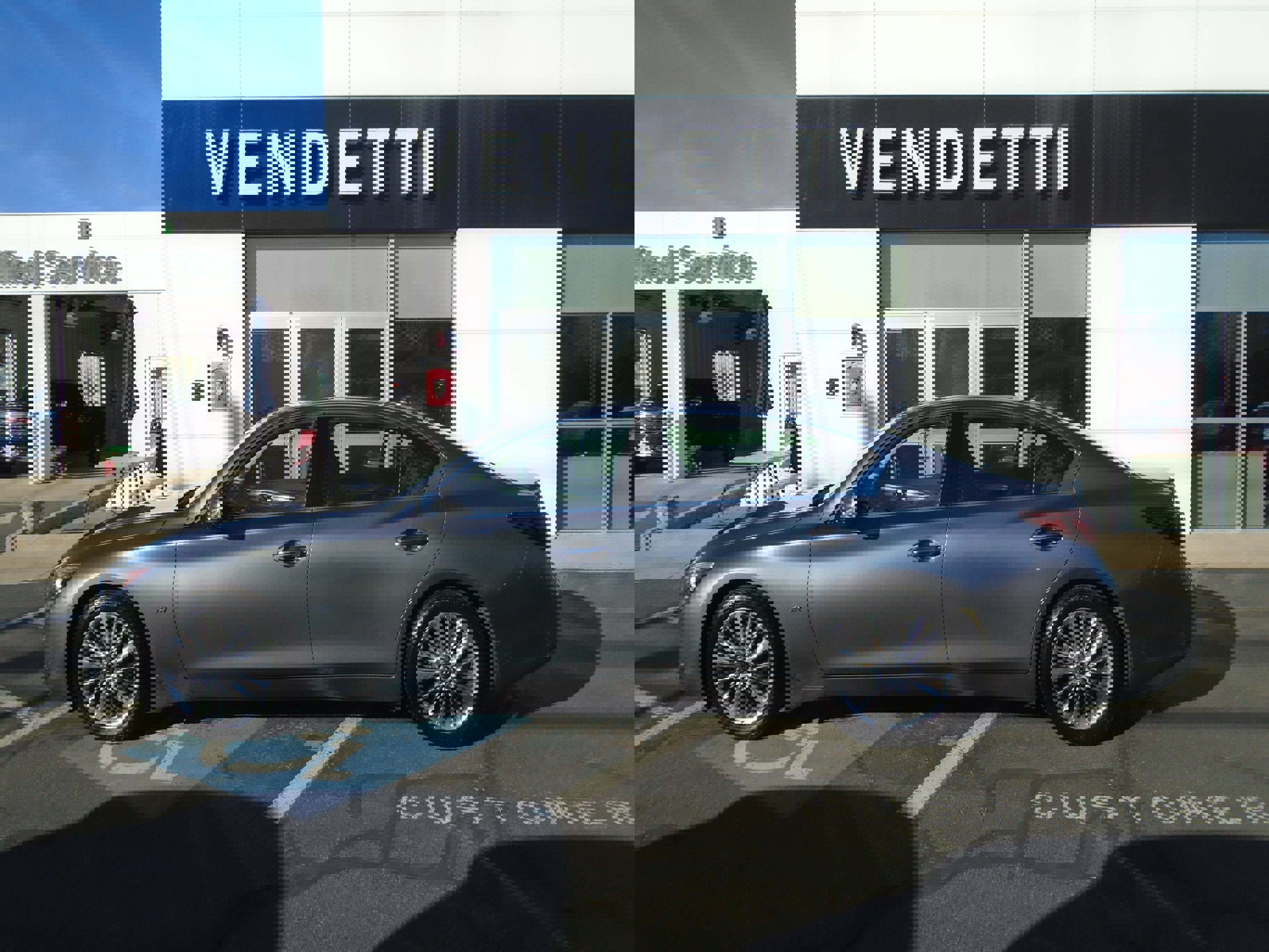 Used 2020 INFINITI Q50 Luxe w/ Essential Package (3.0T Luxe) image 9