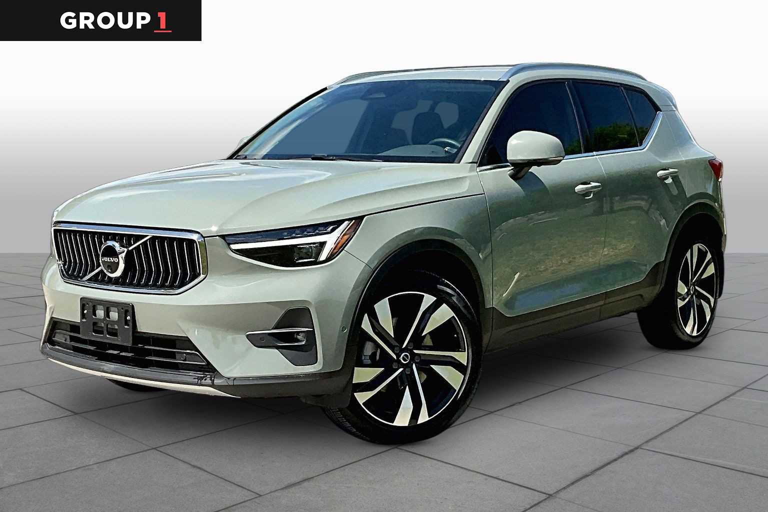 Used 2024 Volvo XC40 B5 Ultimate image 1