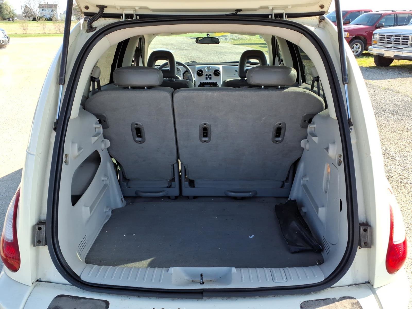 Used 2007 Chrysler PT Cruiser FWD image 10