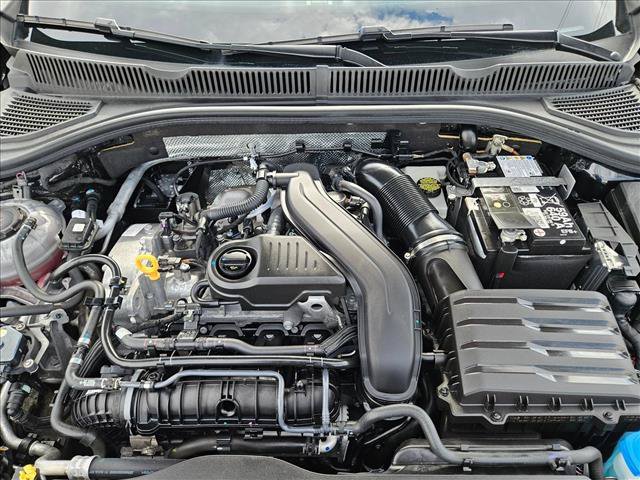Used 2025 Volkswagen Jetta SE FWD image 23