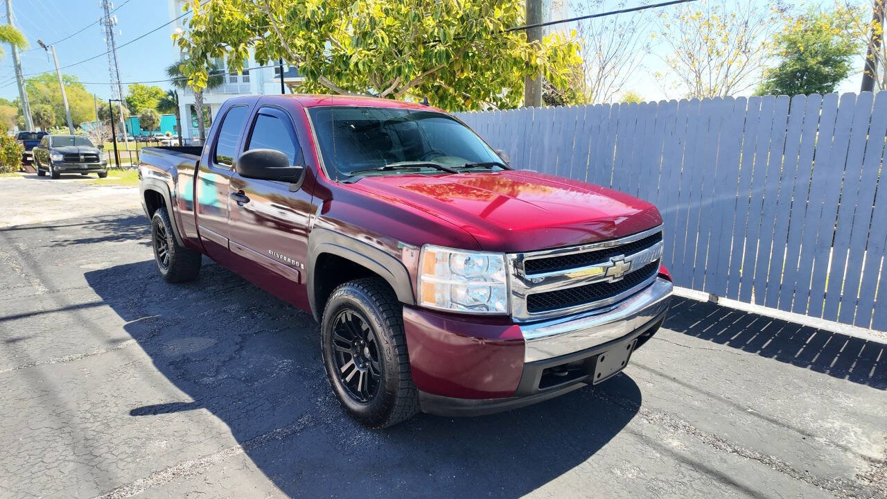 Used 2008 Chevrolet Silverado 1500 LT w/ Power Pack Plus AWD/4WD image 1