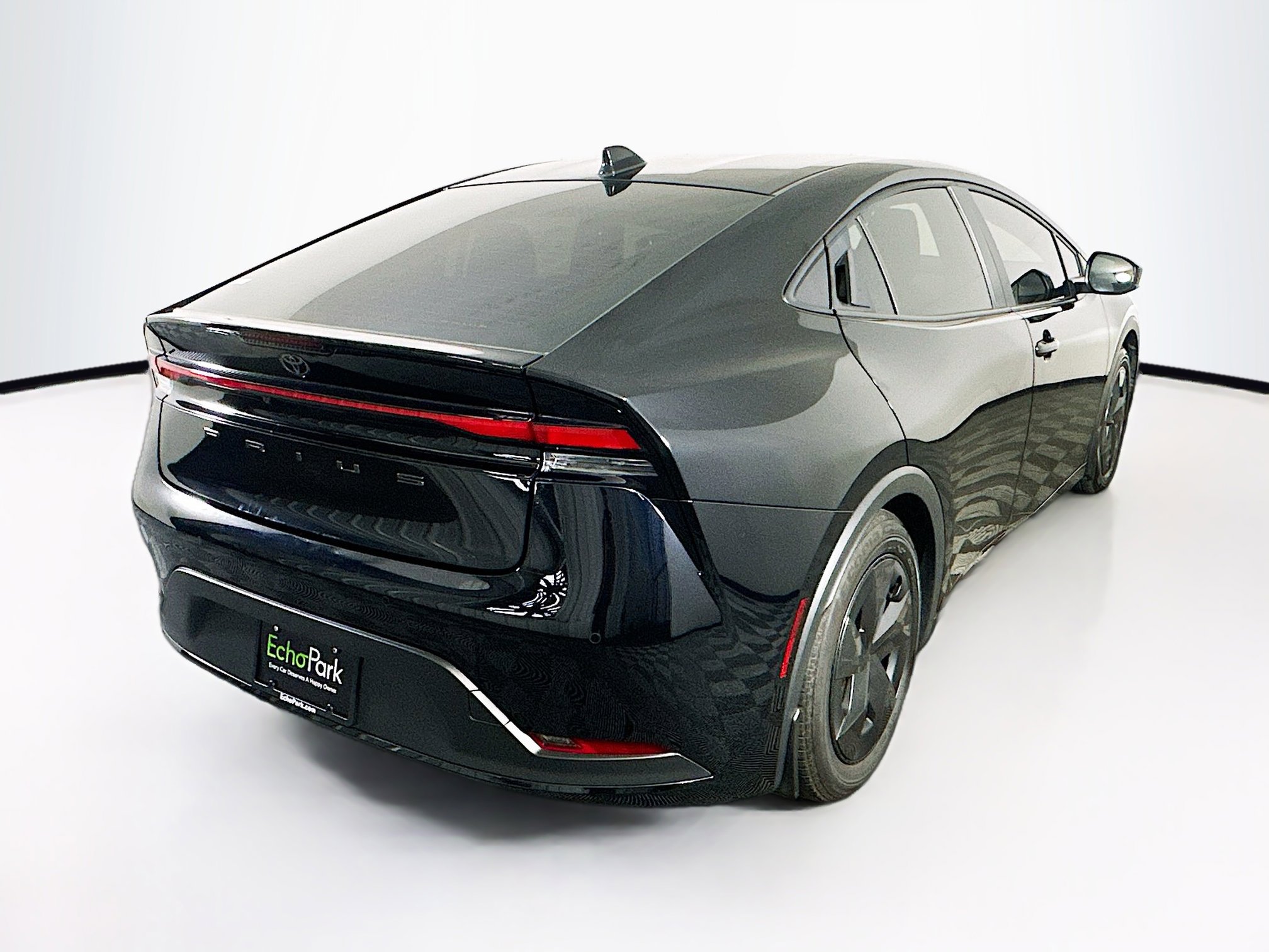 Used 2024 Toyota Prius LE FWD image 9