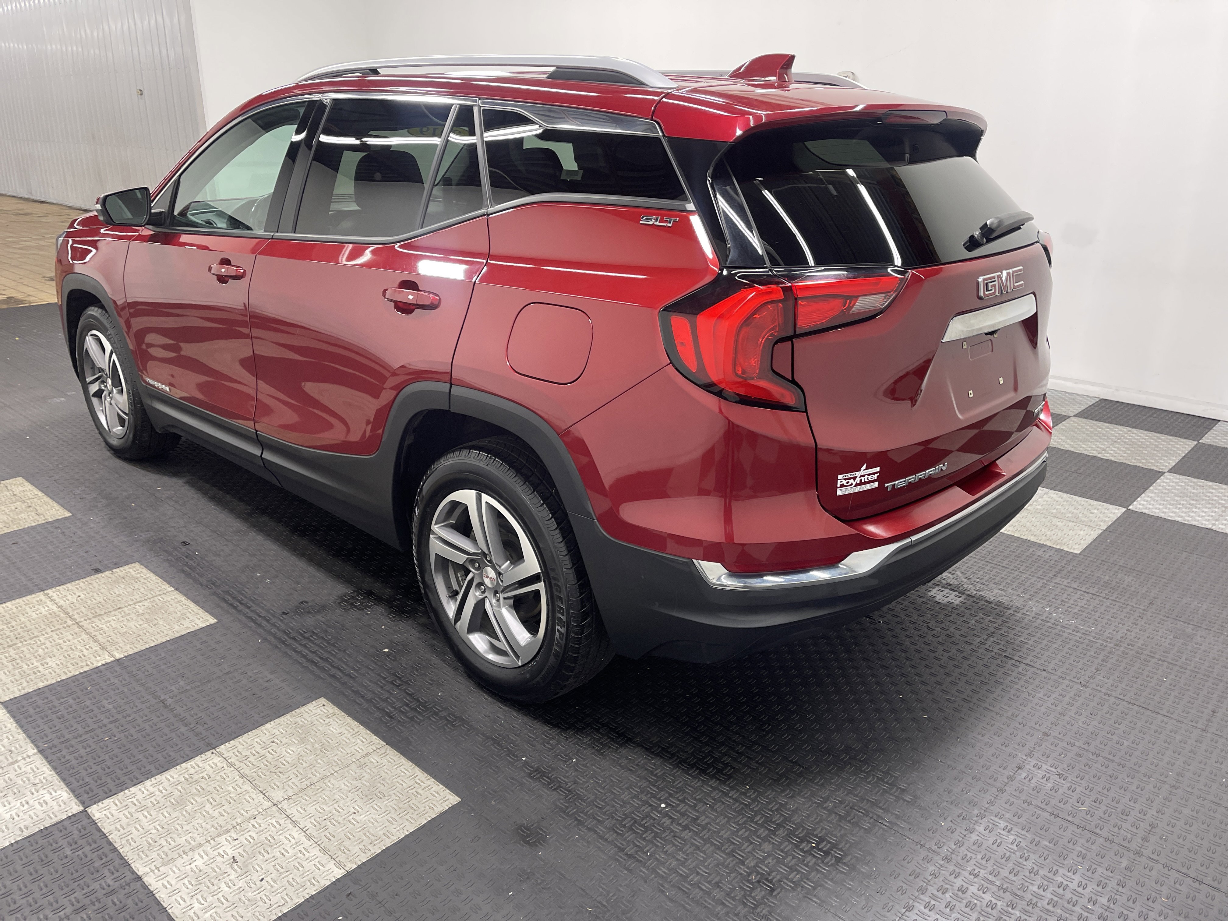 Used 2019 GMC Terrain SLT w/ Preferred Package image 2