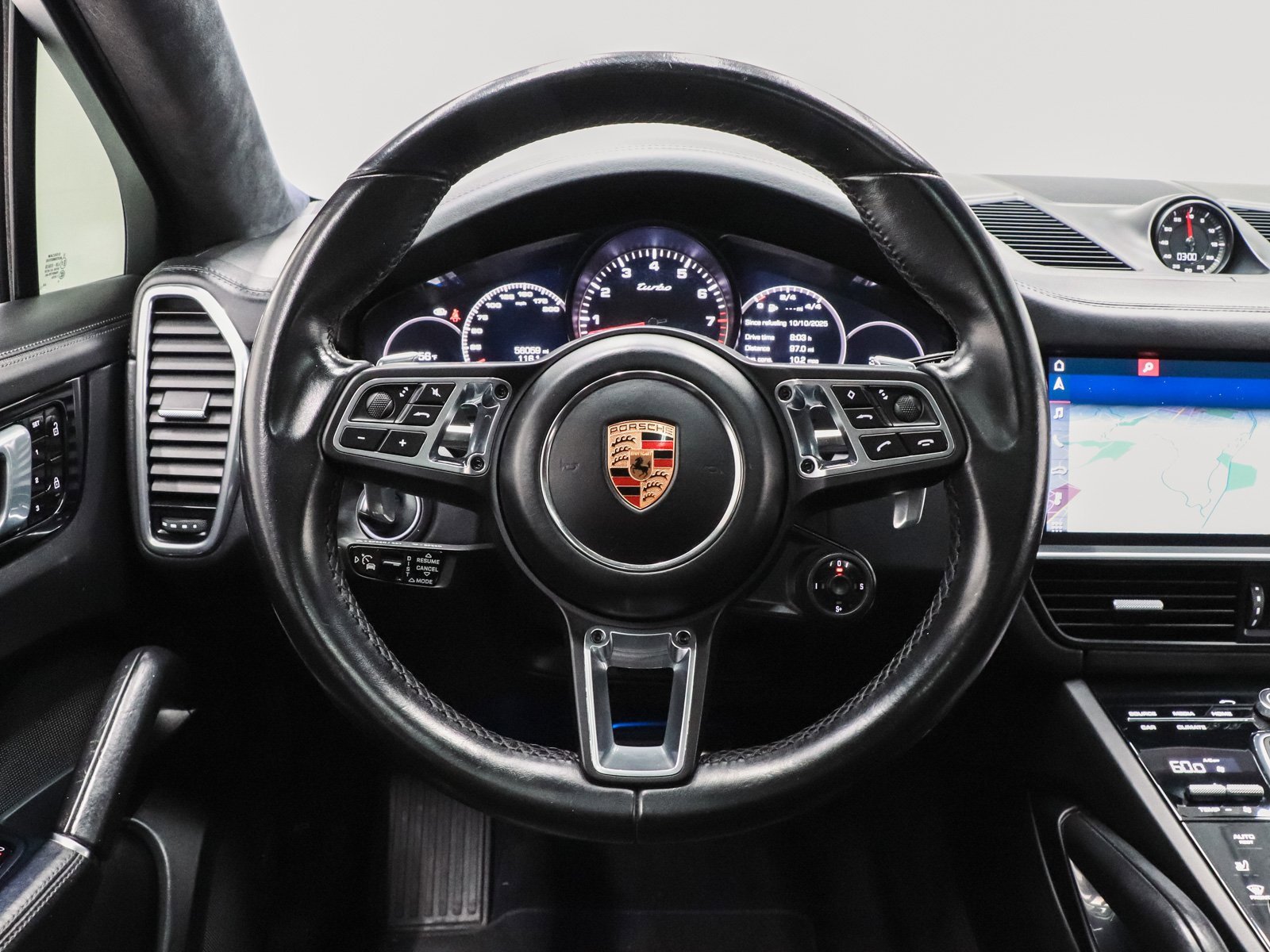 Used 2020 Porsche Cayenne Turbo image 29