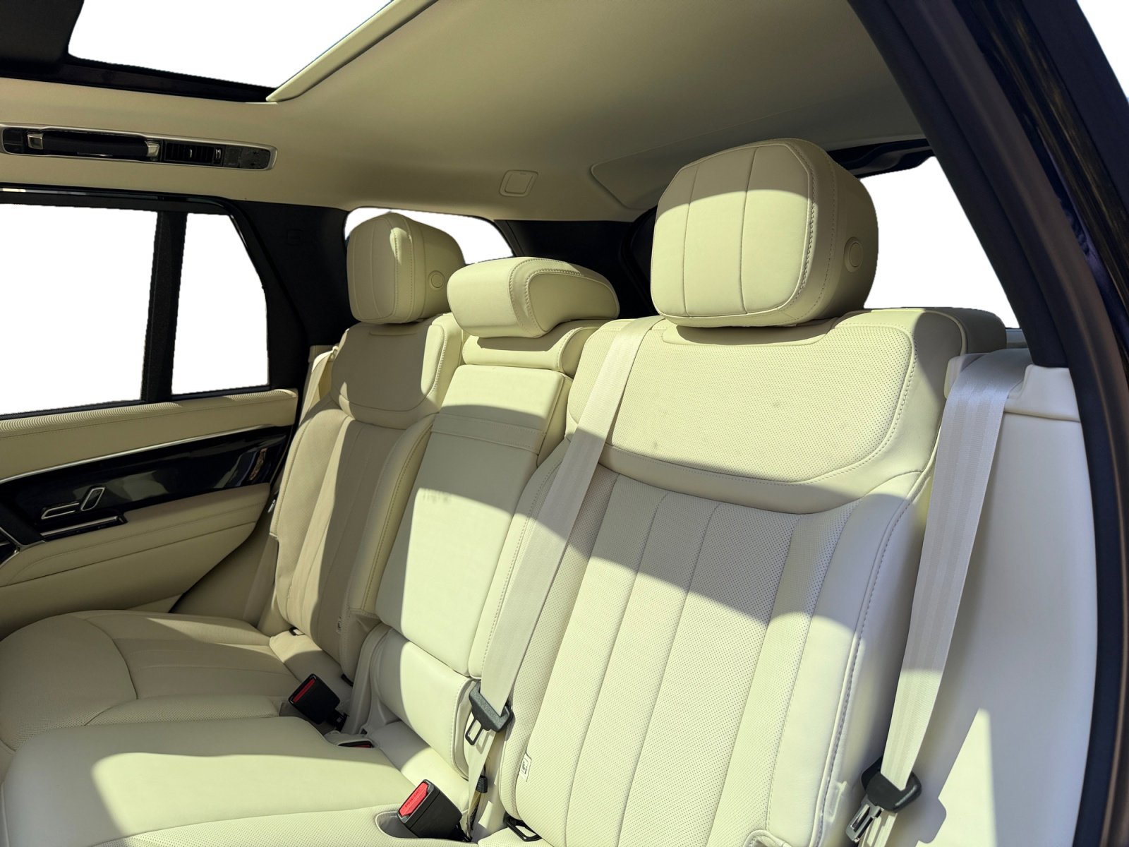 New 2026 Land Rover Range Rover SE AWD/4WD image 16