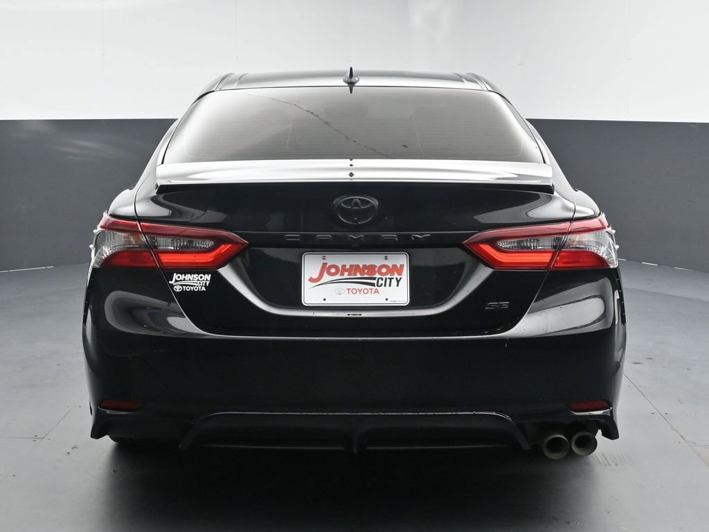 Used 2022 Toyota Camry SE FWD image 8