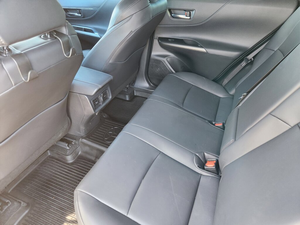 Used 2024 Toyota Venza Nightshade image 9