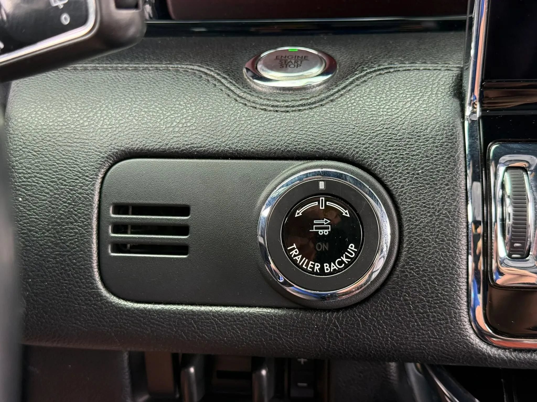 Used 2021 Lincoln Navigator L Reserve AWD/4WD image 28