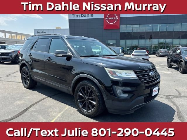 Used 2017 Ford Explorer XLT w/ Equipment Group 202A AWD/4WD image 11