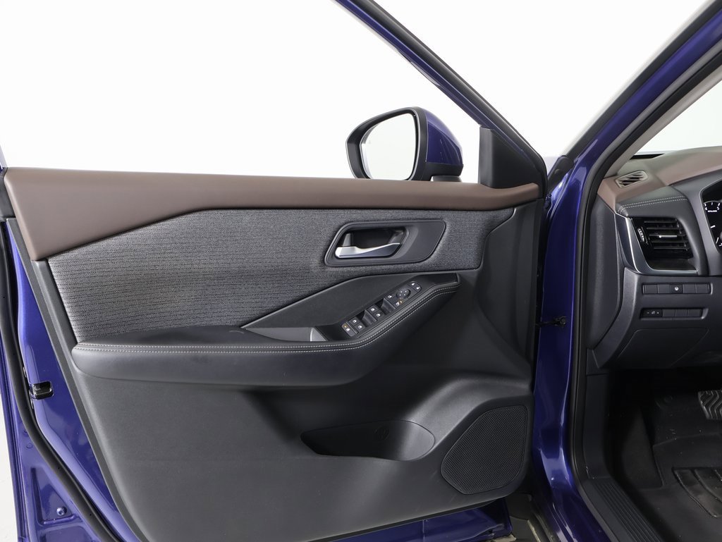 Used 2022 Nissan Rogue SV image 20