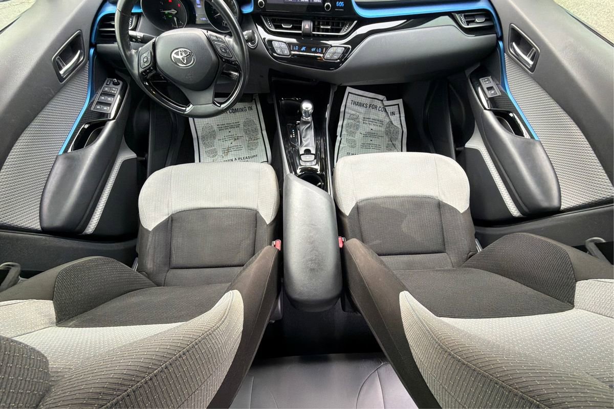 Used 2019 Toyota C-HR XLE image 14