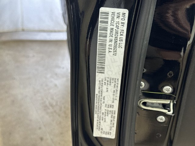 Used 2022 Jeep Cherokee Limited w/ Mopar Interior Package AWD/4WD image 30