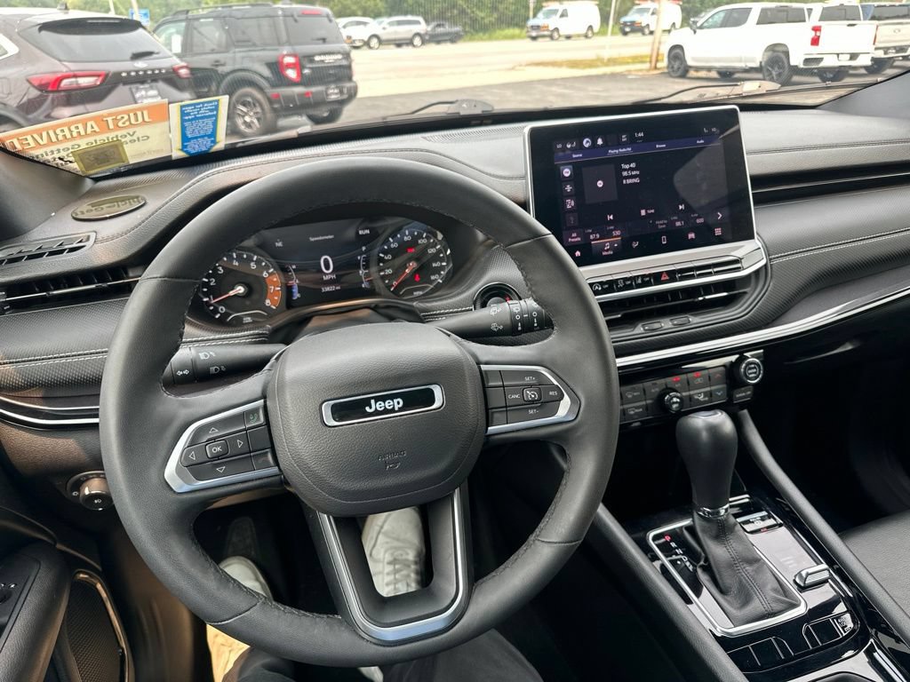 Used 2023 Jeep Compass Latitude w/ Convenience Group AWD/4WD image 14
