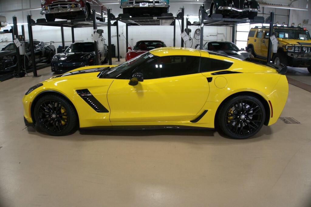 Used 2016 Chevrolet Corvette Z06 w/ 3LZ Preferred Equipment Group video 2