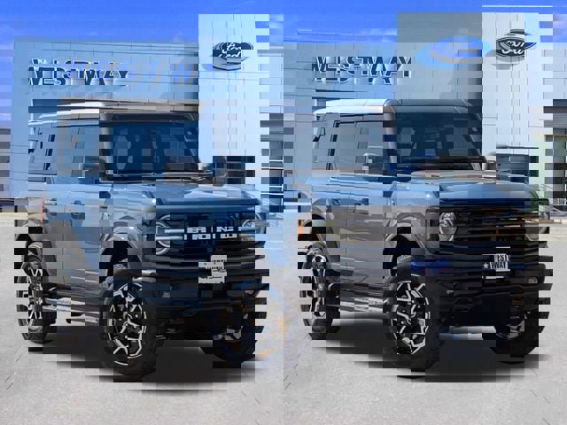 New 2025 Ford Bronco Outer Banks image 2