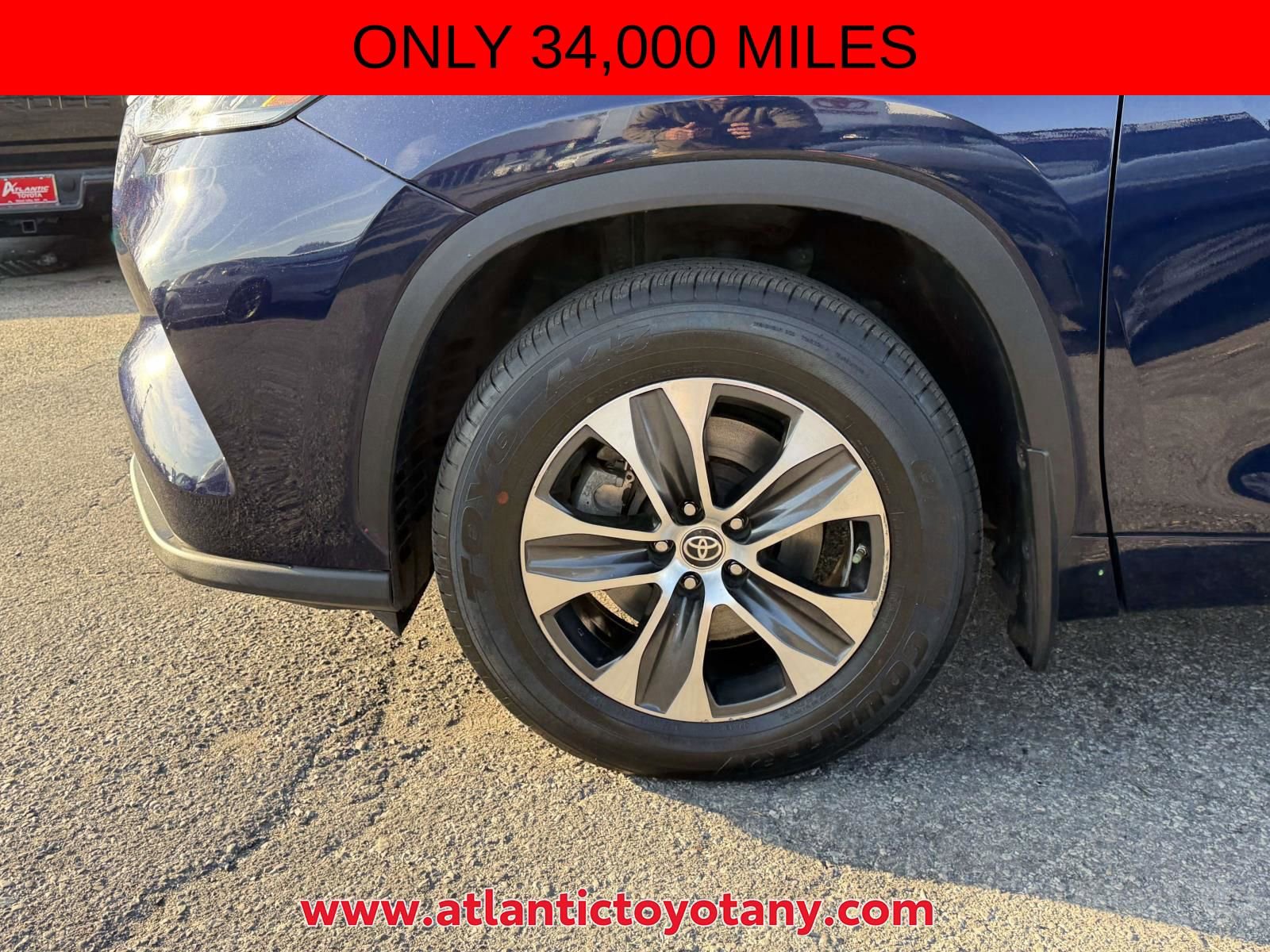 Used 2021 Toyota Highlander XLE AWD/4WD image 10