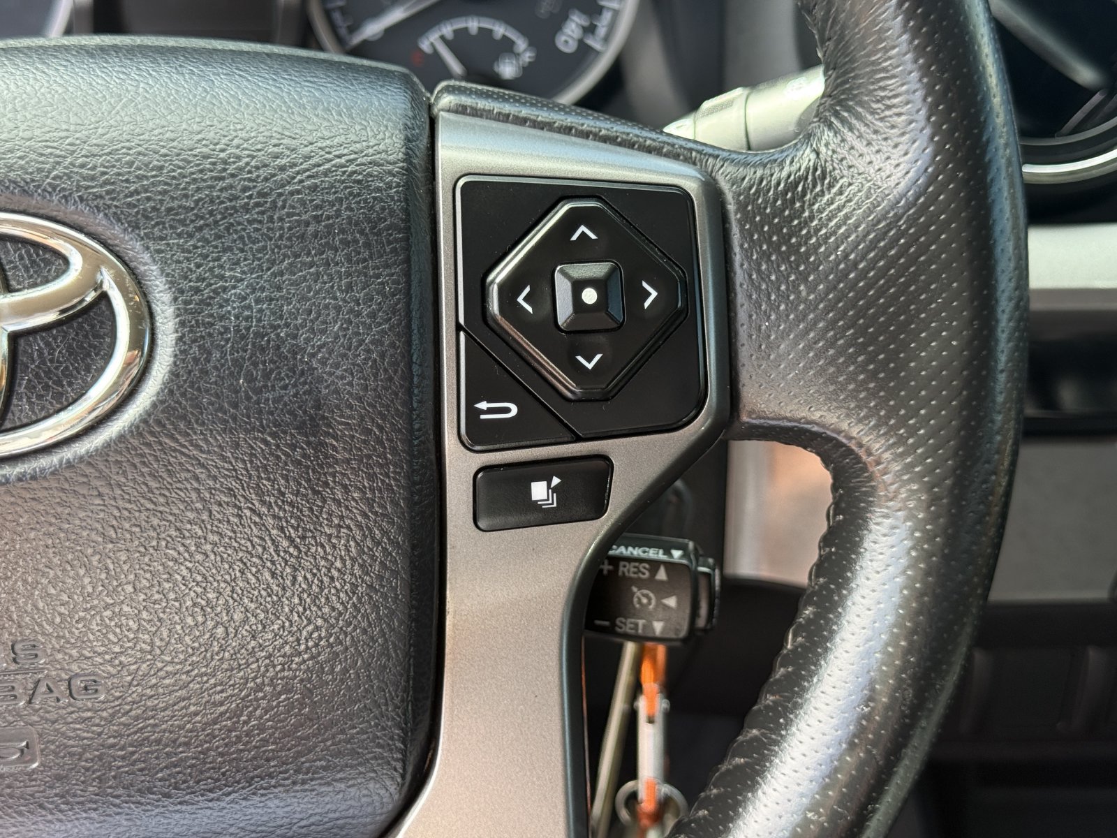 Used 2017 Toyota Tacoma SR5 RWD image 33